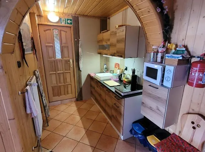 民宿 威拉海伦娜旅馆 *